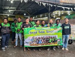 Aksi MOB Gempol Bagikan Takjil