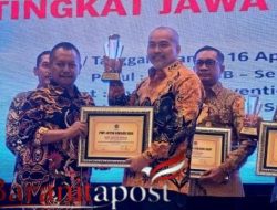Prestasi Membanggakan AKBP Arbaridi Jumhur Raih Penghargaan PWI Jatim   