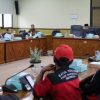 PKL Sidoarjo mengadu ke DPRD karena terusir saat berdagang dan harus berpindah-pindah lokasi