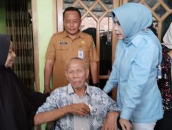bantuan kursi roda