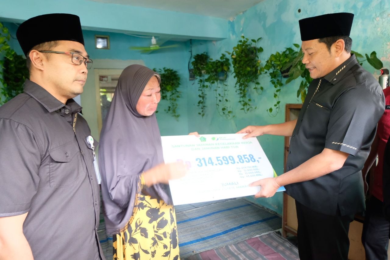 Cair Ratusan juta