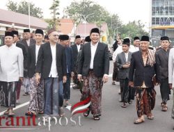 Bupati Subandi Salurkan Hewan Kurban Idul Adha: Sapi 800 Kg di Masjid Agung, Bantuan Presiden ke Jabon   