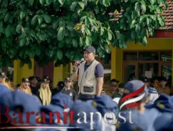 Sidak Kebersihan Sekolah, Rusdi Sutejo Tegaskan Disiplin Siswa