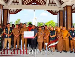 Kursi Tambah Kenyamanan, Bupati Ajak Jaga Alun-Alun Sidoarjo   
