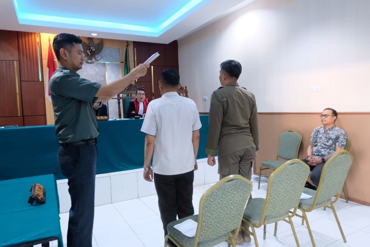 Tiga Penjual Miras