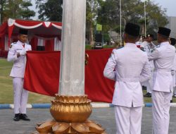 Penurunan Bendera HUT