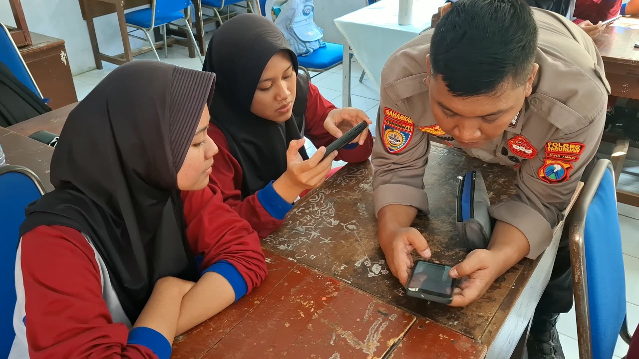 Polres Pasuruan Bekali Pelajar