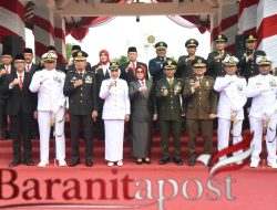 Penurunan Bendera HUT Ke-81 RI di Sidoarjo Berlangsung Khidmat