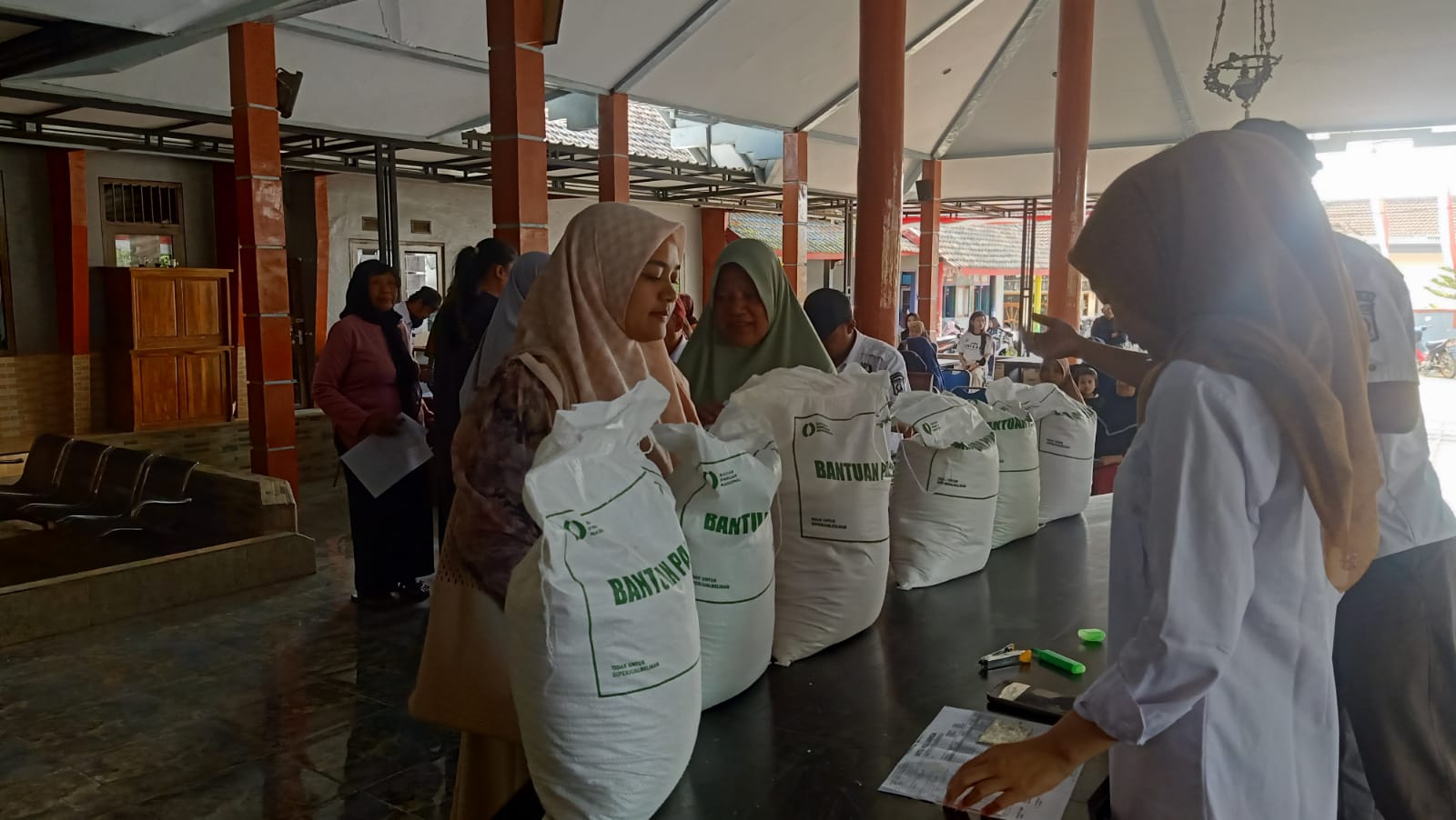 1.901 Warga Desa Bantur
