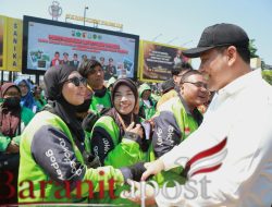 Pemkab Sidoarjo Bagikan 1.000 Paket Beras untuk Ojol