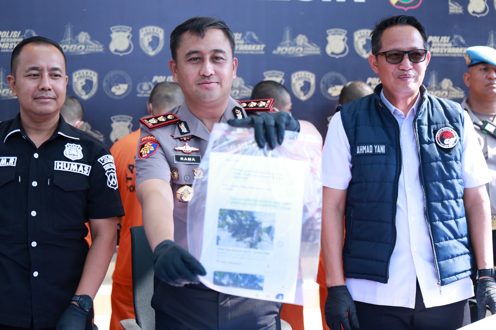 Markas Sabu Menganti Digerebeg