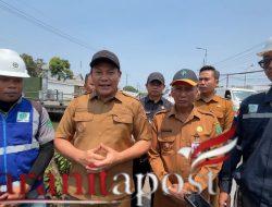 Jembatan Liar Hambat Normalisasi Sungai Sidoarjo, Bupati Subandi Perintahkan Pembongkaran